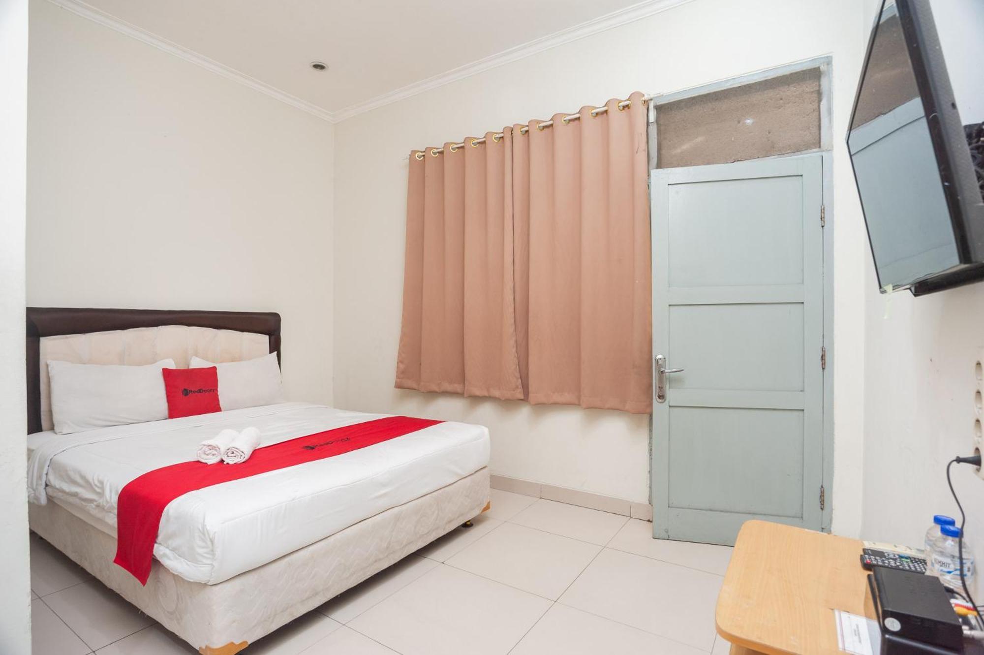 เรดดอร์ซ พลัส เนียร์ Rs Pmi โบโกร์ Hotel โบกอร์ ภายนอก รูปภาพ