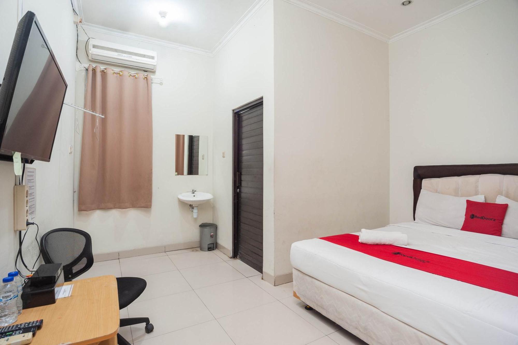 เรดดอร์ซ พลัส เนียร์ Rs Pmi โบโกร์ Hotel โบกอร์ ภายนอก รูปภาพ